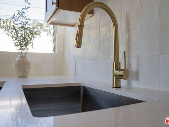 4579 Ambrose Avenue 8, Los Angeles CA 90027
