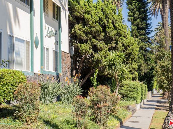 4579 Ambrose Avenue 8, Los Angeles CA 90027