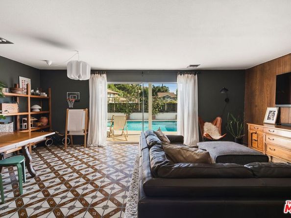 4748 Round Top Drive, Los Angeles CA 90065