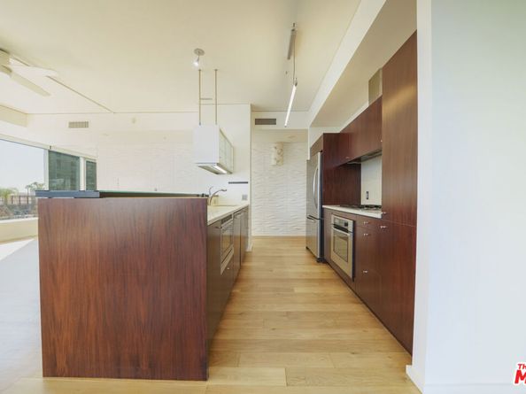 1155 S Grand Avenue 817, Los Angeles CA 90015