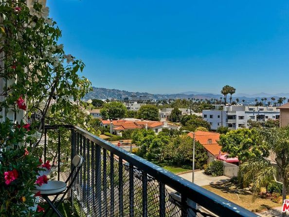 1115 S Elm Drive 401, Los Angeles CA 90035