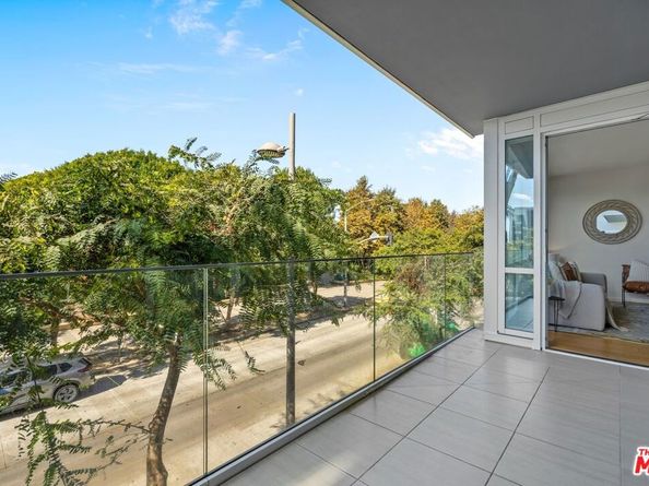 1705 Ocean Avenue 206, Santa Monica CA 90401
