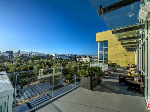 1705 Ocean Avenue 206, Santa Monica CA 90401