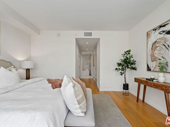 1705 Ocean Avenue 206, Santa Monica CA 90401