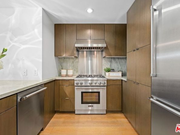 1705 Ocean Avenue 206, Santa Monica CA 90401