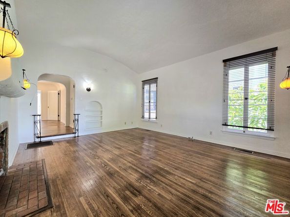 2327 Midvale Avenue, Los Angeles CA 90064