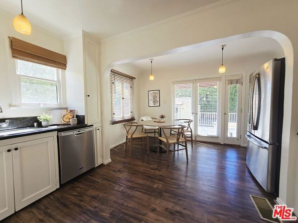 2327 Midvale Avenue, Los Angeles CA 90064