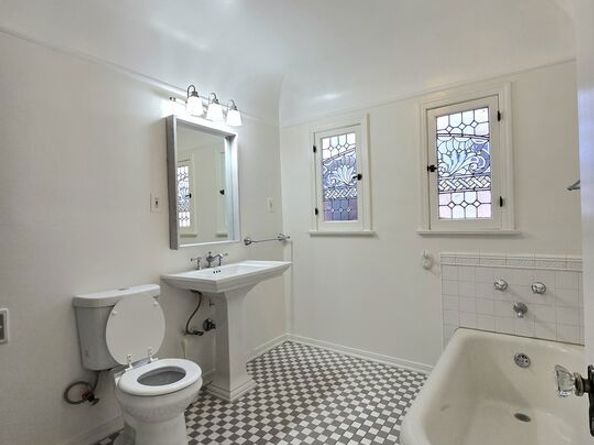 2327 Midvale Avenue, Los Angeles CA 90064