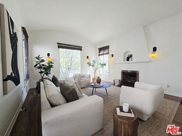 2327 Midvale Avenue, Los Angeles CA 90064