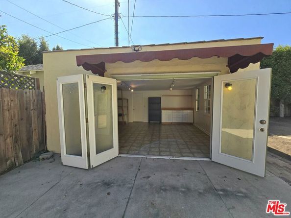 2327 Midvale Avenue, Los Angeles CA 90064