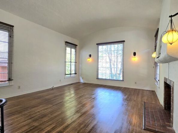 2327 Midvale Avenue, Los Angeles CA 90064