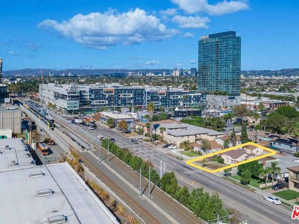 5649 W Jefferson Boulevard, Los Angeles CA 90016