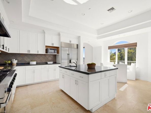 1939 Stradella Road, Los Angeles CA 90077
