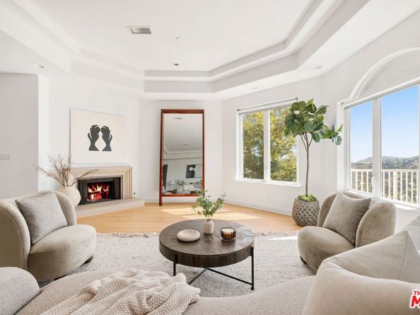 1939 Stradella Road, Los Angeles CA 90077