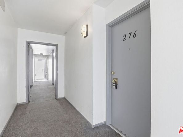 18620 Hatteras Street 276, Tarzana CA 91356