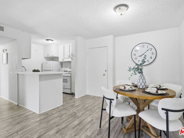 18620 Hatteras Street 276, Tarzana CA 91356
