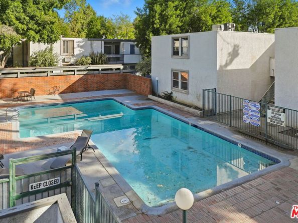 18620 Hatteras Street 276, Tarzana CA 91356