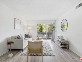 18620 Hatteras Street 276, Tarzana CA 91356
