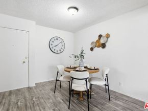 18620 Hatteras Street 276, Tarzana CA 91356
