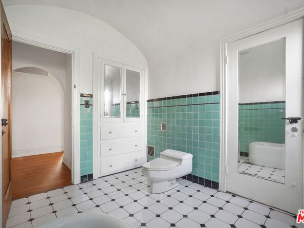 609 S Highland Avenue, Los Angeles CA 90036