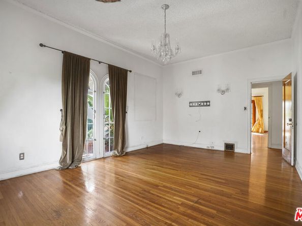 609 S Highland Avenue, Los Angeles CA 90036