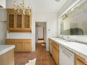 609 S Highland Avenue, Los Angeles CA 90036