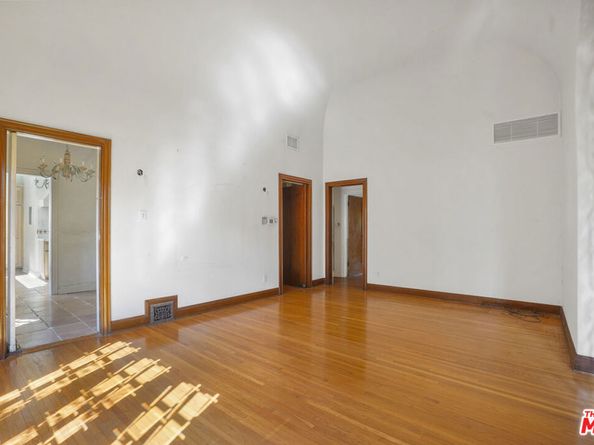 609 S Highland Avenue, Los Angeles CA 90036