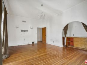 609 S Highland Avenue, Los Angeles CA 90036