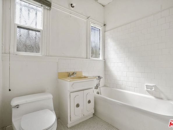 609 S Highland Avenue, Los Angeles CA 90036