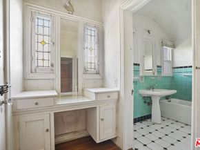 609 S Highland Avenue, Los Angeles CA 90036