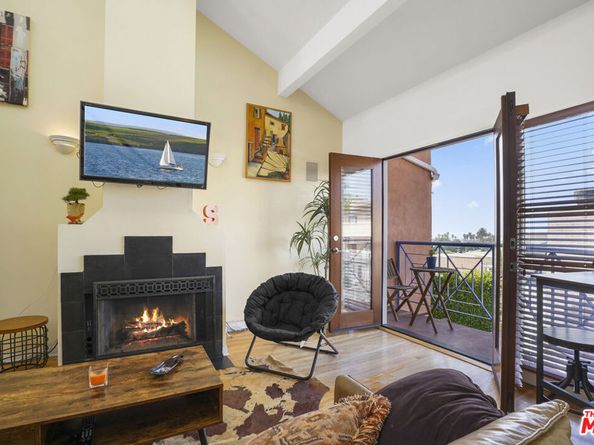 2454 4th Street 5, Santa Monica CA 90405