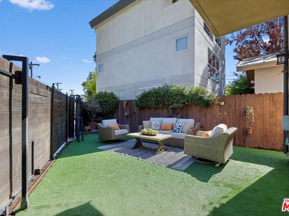 2504 Ocean Avenue, Venice CA 90291