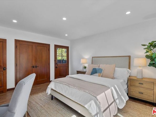 2504 Ocean Avenue, Venice CA 90291