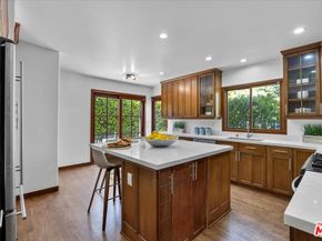 2504 Ocean Avenue, Venice CA 90291