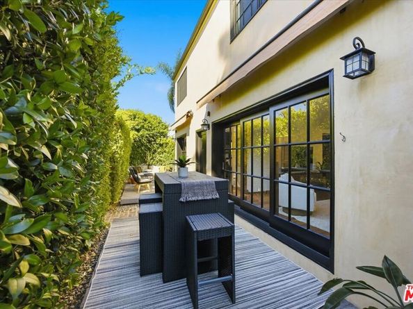 2504 Ocean Avenue, Venice CA 90291