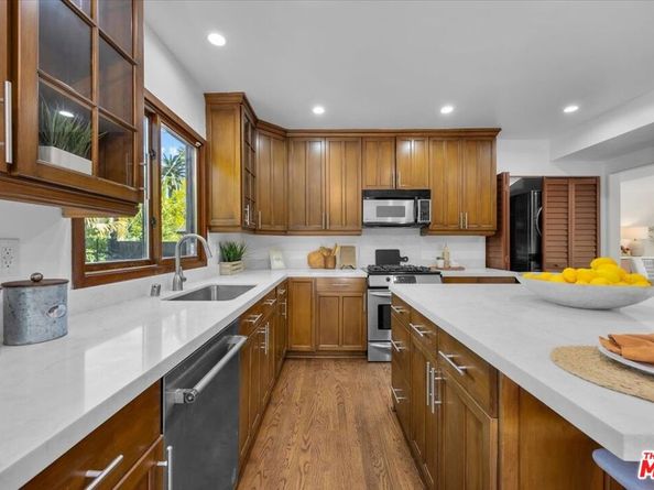 2504 Ocean Avenue, Venice CA 90291