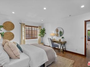 2504 Ocean Avenue, Venice CA 90291