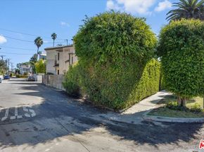 2504 Ocean Avenue, Venice CA 90291