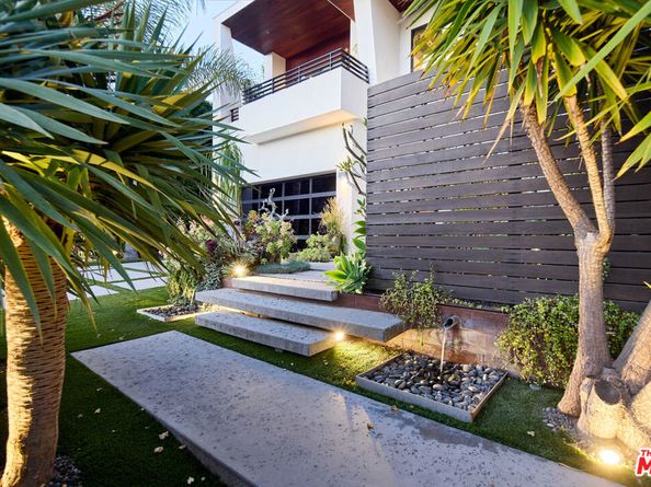 844 N Harper Avenue, Los Angeles CA 90046