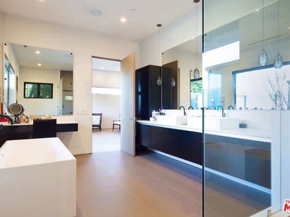 844 N Harper Avenue, Los Angeles CA 90046