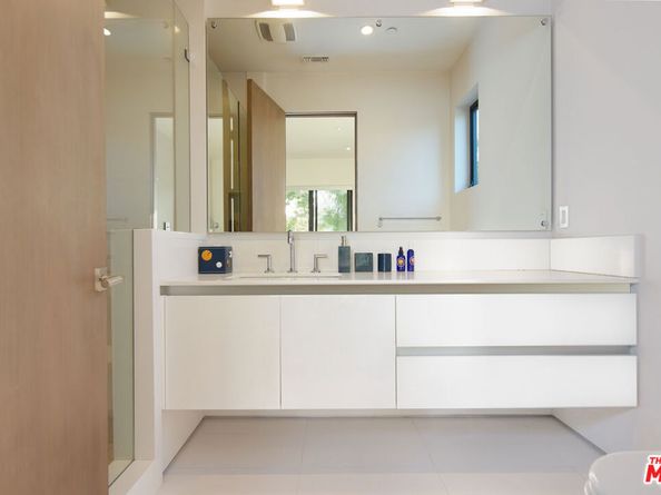 844 N Harper Avenue, Los Angeles CA 90046