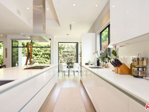 844 N Harper Avenue, Los Angeles CA 90046