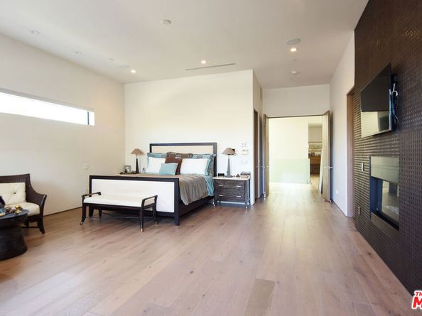 844 N Harper Avenue, Los Angeles CA 90046