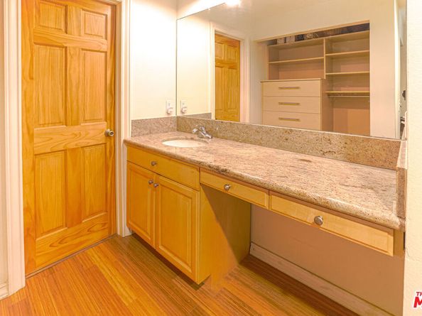 8105 Raintree Circle, Culver City CA 90230