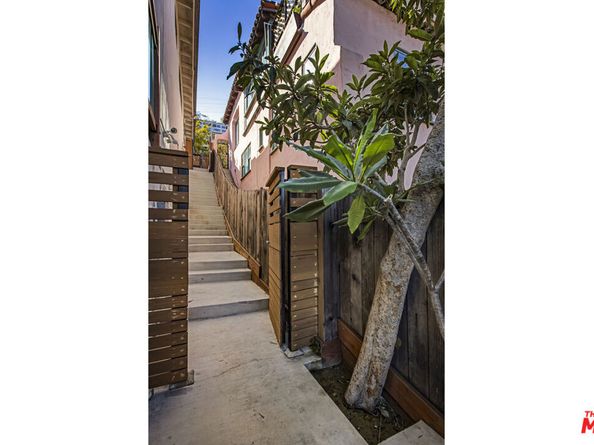 2422 Claremont Avenue, Los Angeles CA 90027