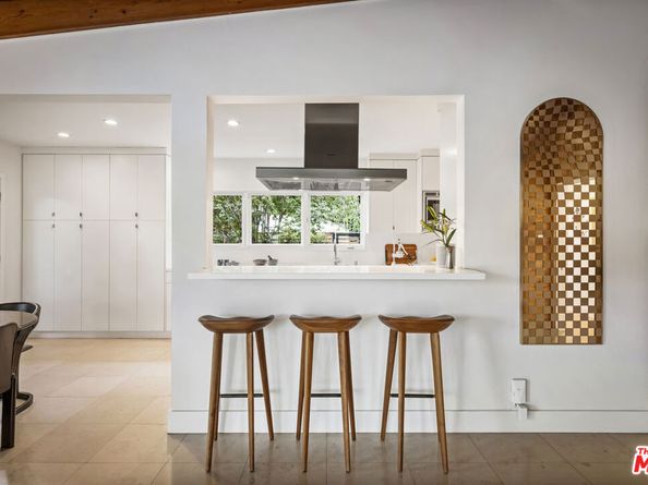 2422 Claremont Avenue, Los Angeles CA 90027