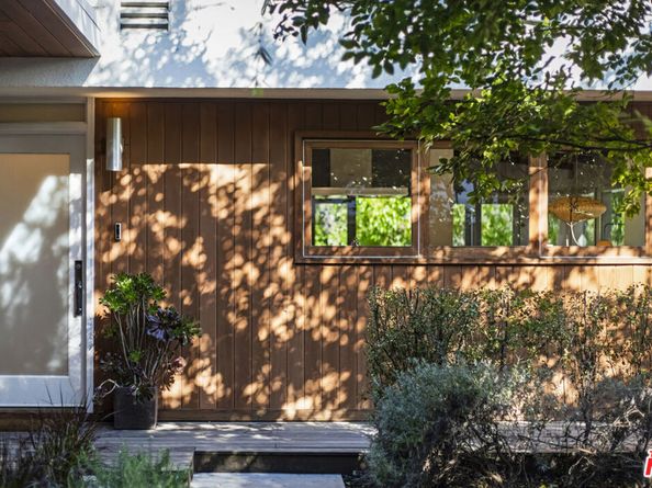 2422 Claremont Avenue, Los Angeles CA 90027