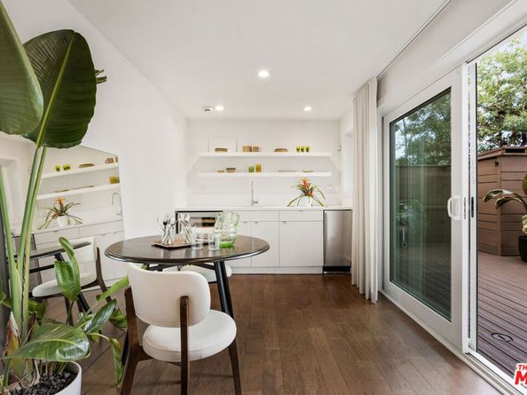 2422 Claremont Avenue, Los Angeles CA 90027