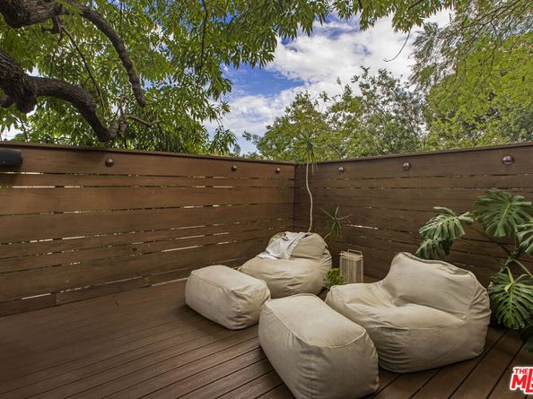 2422 Claremont Avenue, Los Angeles CA 90027