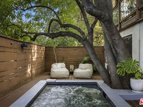 2422 Claremont Avenue, Los Angeles CA 90027